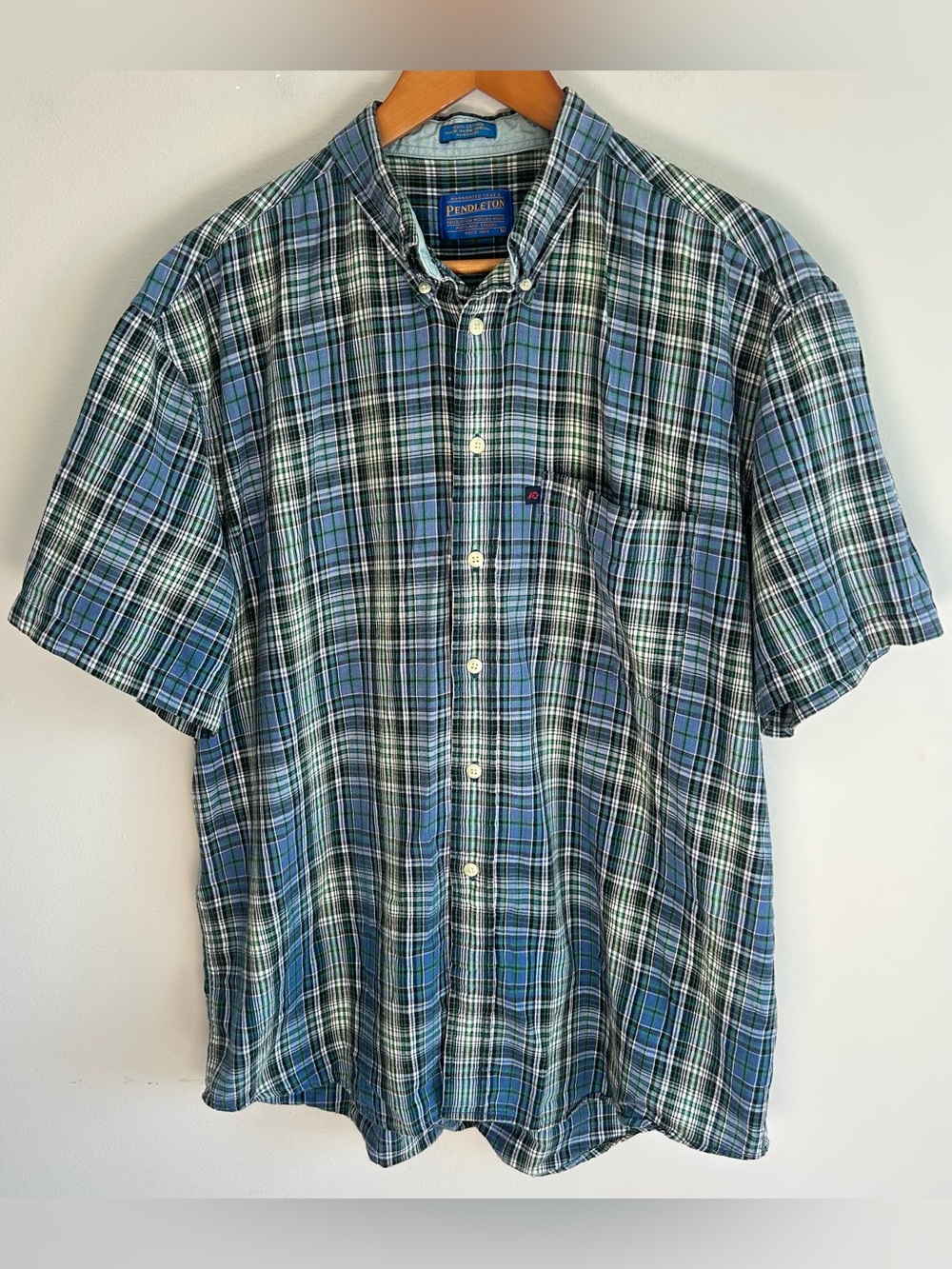 Vintage Pendleton Men’s Button Down Shirt Size L SS Blue Black Plaid 100% Cotton